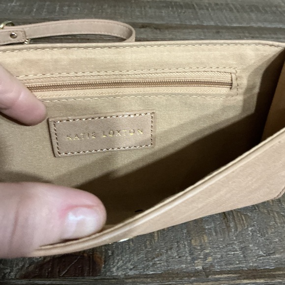 Katie Loxton Kayla Quilted Crossbody Bag Soft Tan Vegan Leather - Picture 4 of 10